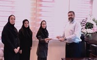 تقدیر از کارشناس فیزیوتراپی مرکز آموزشی درمانی قلب حضرت سیدالشهداء(ع)